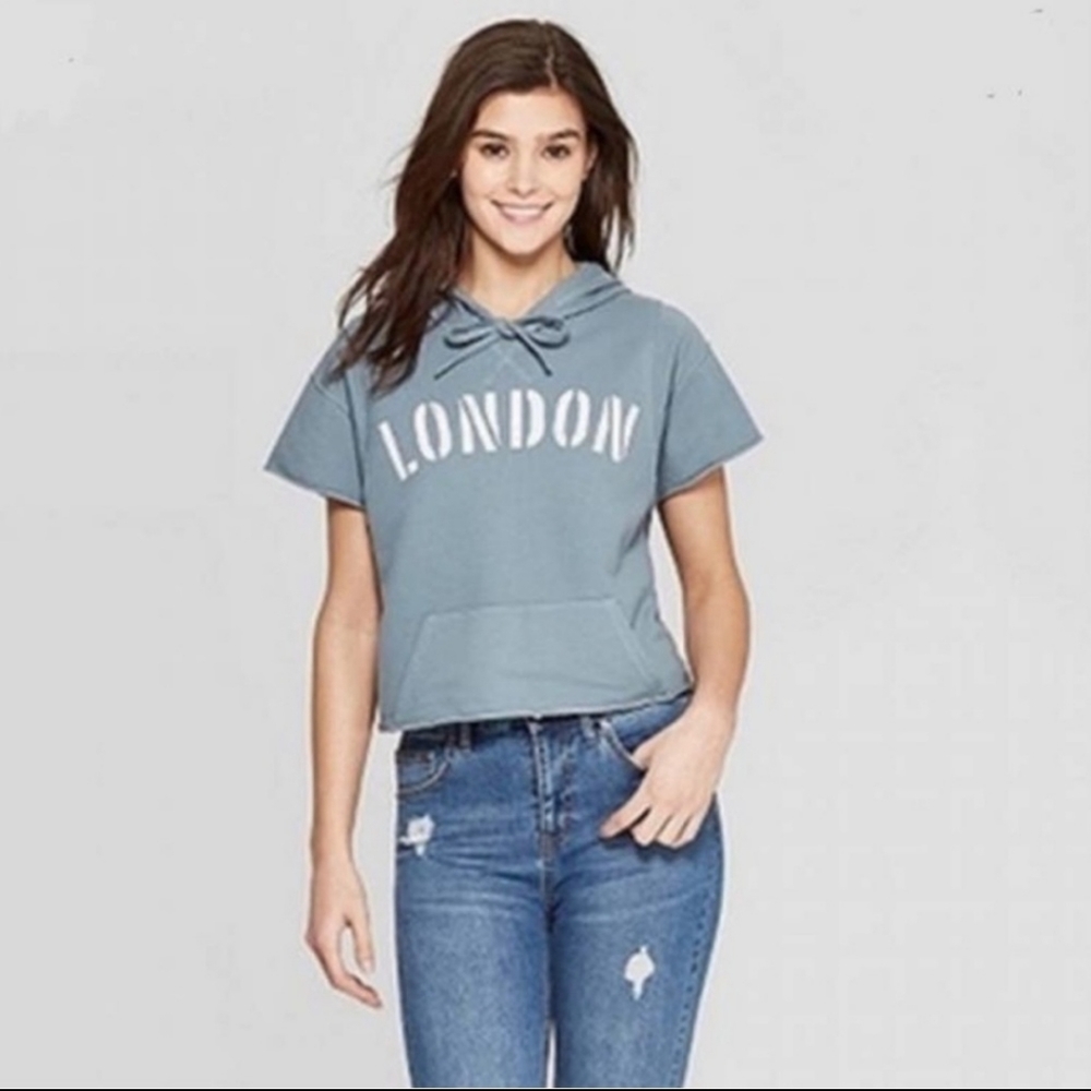 Grayson Threads blue/gray cropped short sleeve London hoodie size medium